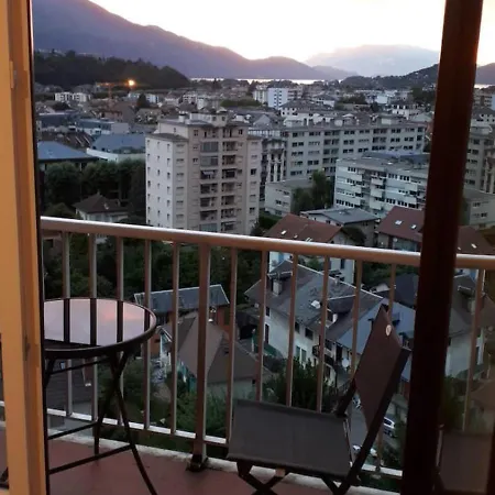 4 Swimming Pool Summer Parking & Superb View! アパート *